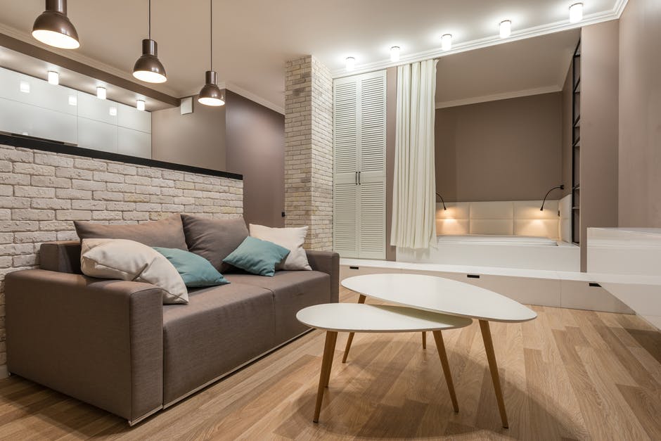 Lampy wiszące do salonu – postaw na sprawdzone rozwiązania