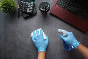 Jak regularne sprzątanie wpływa na komfort życia i pracy?